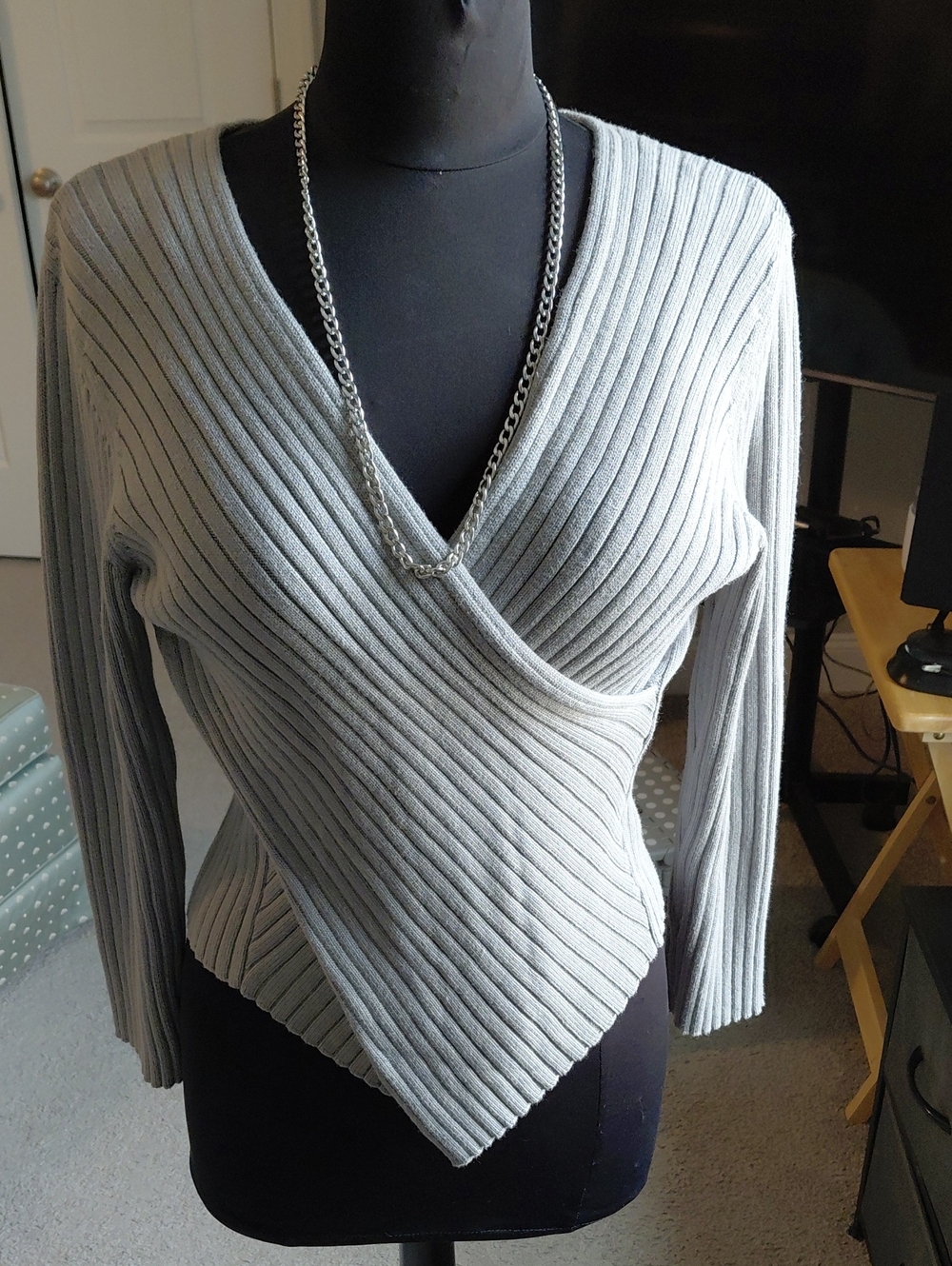 Jones Wear Light Gray Ribbed Wrap V-Neck Sweater